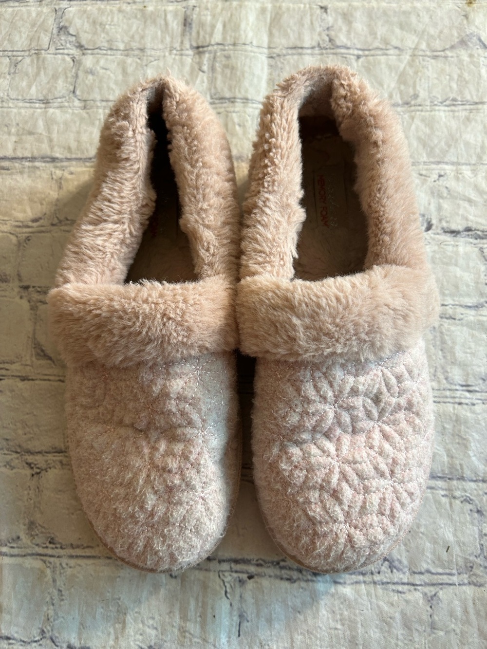 SKECHERS COZY CAMPFIRE IN LIGHT PINK MEMORY FOAM WOMEN’S SLIPPERS SIZE 8